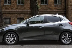 El Mazda2 hatchback señalado como sucesor del Toyota Yaris en EEUU