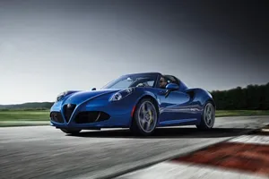 Alfa Romeo presenta el 4C Spider Italia en el Salón de Chicago, con solo 15 unidades disponibles