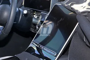 Así es la pantalla central del nuevo Mercedes Clase S, a lo Tesla Model S