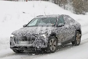 El nuevo Audi e-tron quattro Sportback se deja ver en la nieve