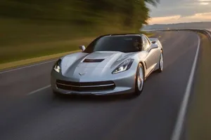 Los Chevrolet Corvette C7 se acumulan en los concesionarios a la espera del nuevo C8