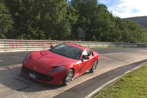 El Ferrari 812 Superfast marca 7:27 en Nürburgring [vídeo]