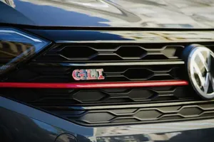 Volkswagen desvela el frontal del nuevo Jetta GLI antes de Chicago 2019