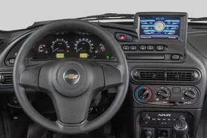 Así de extraño luce el interior del Chevrolet Niva con su nuevo sistema multimedia