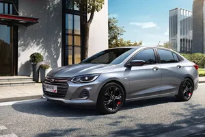 Chevrolet desvela la primera imagen del nuevo Onix Sedán Redline 2019