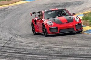 Porsche bate el récord de vuelta no una, sino 2 veces en Road Atlanta