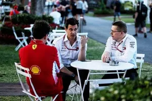 Wolff duda que Binotto pueda aguantar como jefe y director técnico de Ferrari
