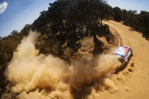 Hyundai encara, con Neuville de líder, el Rally de Argentina