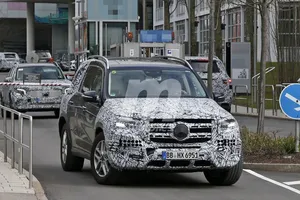El nuevo Mercedes GLS 2020, cazado a las puertas del centro de desarrollo en Alemania