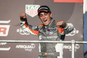 Mikel Azcona nos relata en exclusiva su exitoso debut en el WTCR