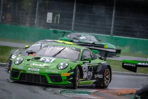 El Porsche #54 vence en el caos de las 3 Horas de Monza