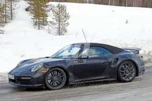 El Porsche 911 Turbo Cabriolet 992 ultima sus pruebas de invierno