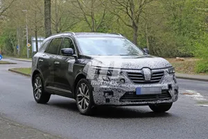 La actualización del Renault Koleos europeo muestra sus primeros rasgos