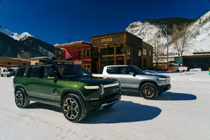 Ford invierte 500 millones en Rivian para emplear su plataforma eléctrica