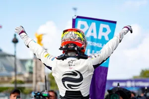 Robin Frijns abandona París como líder de la Fórmula E