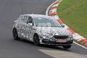 El futuro SEAT León 2020 a fondo en el circuito de Nürburgring