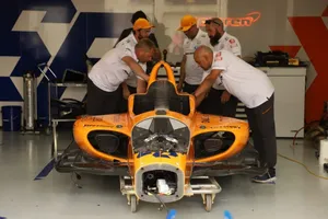 Brown considera "muy improbable" una temporada completa de McLaren en 2020