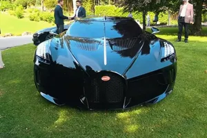 El único Bugatti La Voiture Noire presentado en Villa d'Este [vídeo]