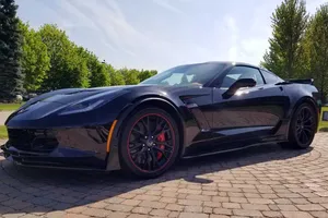 Chevrolet presenta el último ejemplar fabricado del Corvette C7