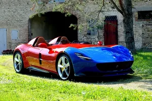 Ferrari presenta el Monza SP2 con los colores de Juan Manuel Fangio