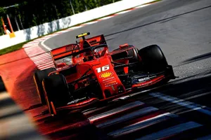 Ferrari no informó a Leclerc de la sanción de Vettel; Binotto defiende al alemán