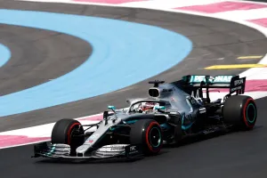 Hamilton y Bottas meten miedo desde los primeros libres