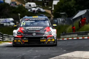 Kristoffersson se gradua en el WTCR al ganar en Alemania