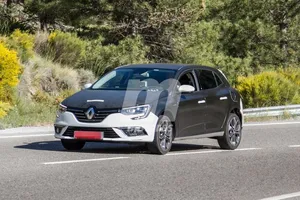 Fotos espía del nuevo Renault Mégane e-Tech, la versión híbrida enchufable