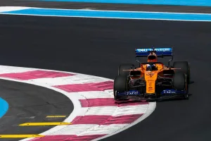 Sainz no puede con Norris en el gran día de McLaren: "No he ido cómodo con el coche"