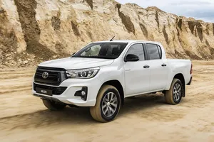 Toyota Hilux Legend Black, detalles diferenciadores para el conocido pick-up