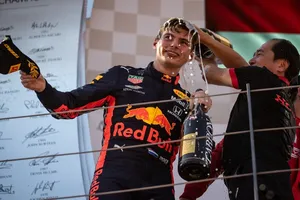 Verstappen devuelve a Honda a lo más alto y defiende su maniobra sobre Leclerc