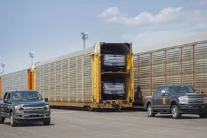 Ford presenta el F-150 eléctrico con una insólita prueba de arrastre [vídeo]