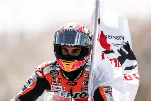 Mar en calma para Márquez en la marejada de sus rivales