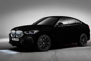 BMW X6 Vantablack VBx2, ¿el coche más negro de mundo?