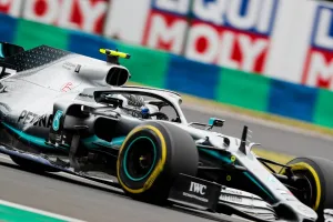 Wolff descarta a Russell: el segundo asiento de Mercedes "está entre Ocon y Bottas"