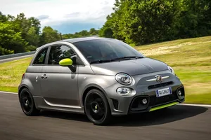 El nuevo Abarth 595 Pista entra en escena, la edición especial se actualiza