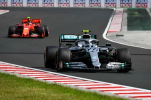 Bottas: "Leclerc es un competidor muy duro, así debes ser cuando estás en Ferrari"