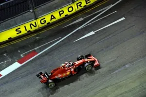 Espectacular pole de Leclerc al límite: "He perdido el control del coche tres veces"