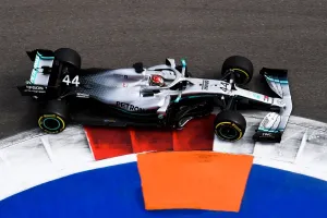 Hamilton culmina un doblete de Mercedes, que mantiene su reinado en Sochi