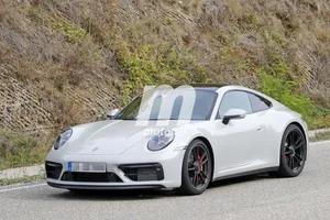 La nueva generación del Porsche 911 GTS, al desnudo en estas fotos espía