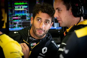 Ricciardo: "Renault ha mejorado mucho el motor, sólo queda mejorar el coche"