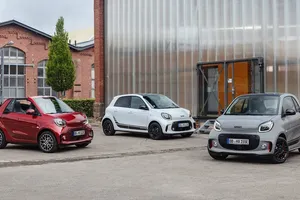 Smart presenta su renovada gama de coches eléctricos, los nuevos ForTwo y ForFour