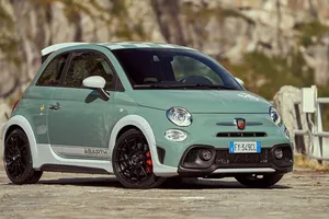 Abarth 695 70º Anniversario, un plus de exclusividad