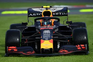 Albon admite que los accidentes minan su confianza, pero tiene el apoyo de Red Bull