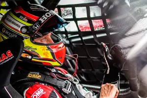 Esteban Guerrieri gana en Suzuka y recupera el liderato del WTCR