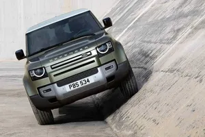 El futuro Land Rover Defender SVR estrenará un potente motor de BMW