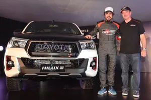 Alonso revoluciona Argentina: del Toyota Hilux al Corolla Súper TC2000