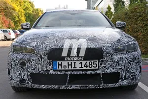 Nuevas fotos espía del futuro BMW Serie 4 Coupé desvelan también el interior