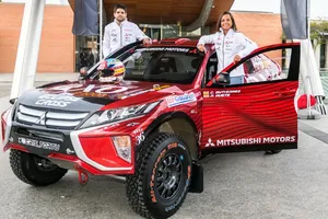 Cristina Gutiérrez presenta el Mitsubishi Eclipse Cross con el que correrá el Dakar