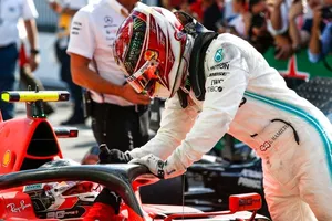 Hamilton afirma que "Ferrari ha perdido potencia" desde la reclamación de Red Bull